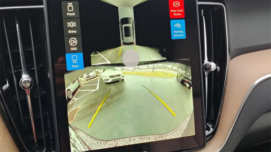 New 2026 Volvo XC60 B5 Plus w/ Climate Package image 20