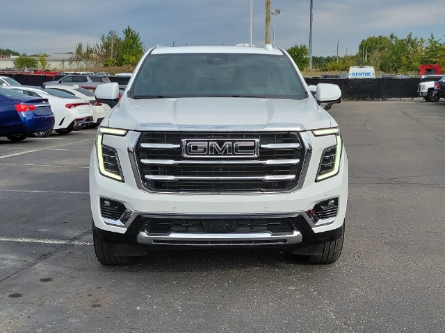 Used 2025 GMC Yukon XL Elevation w/ Elevation Premium Package AWD/4WD image 3