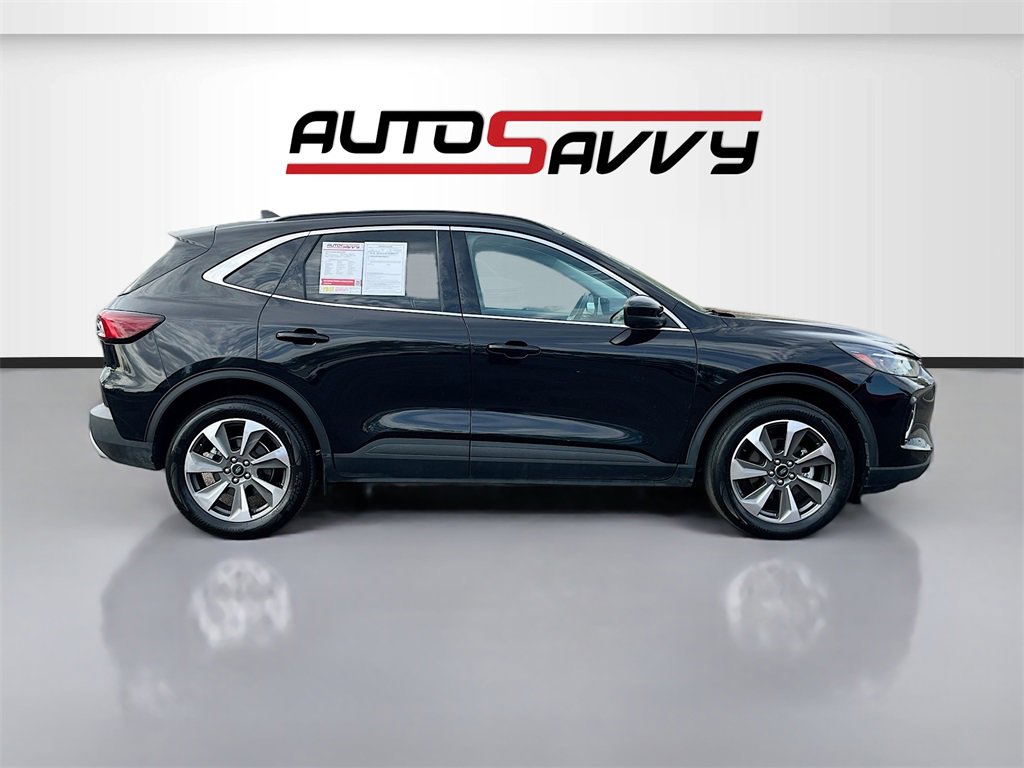 Used 2023 Ford Escape Platinum image 8