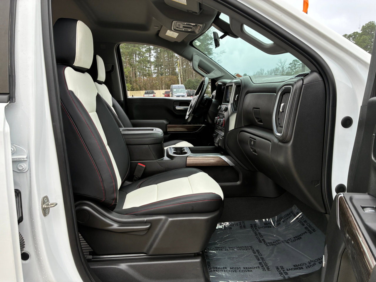 Used 2022 Chevrolet Silverado 1500 LT Trail Boss w/ Convenience Package II image 17