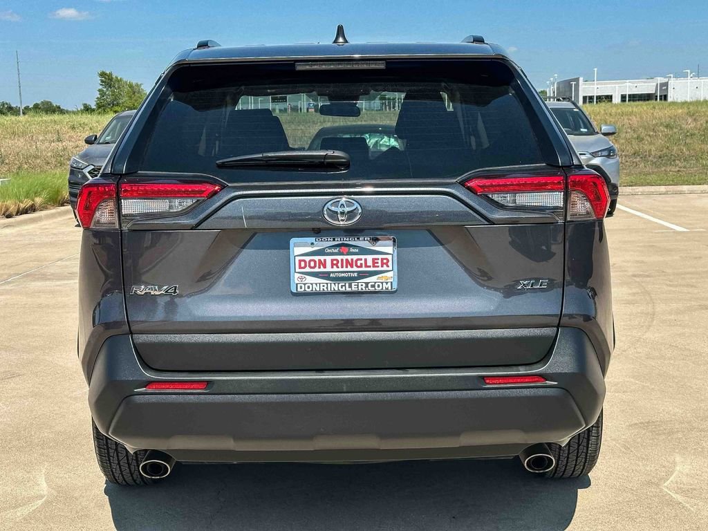 Used 2025 Toyota RAV4 XLE image 4