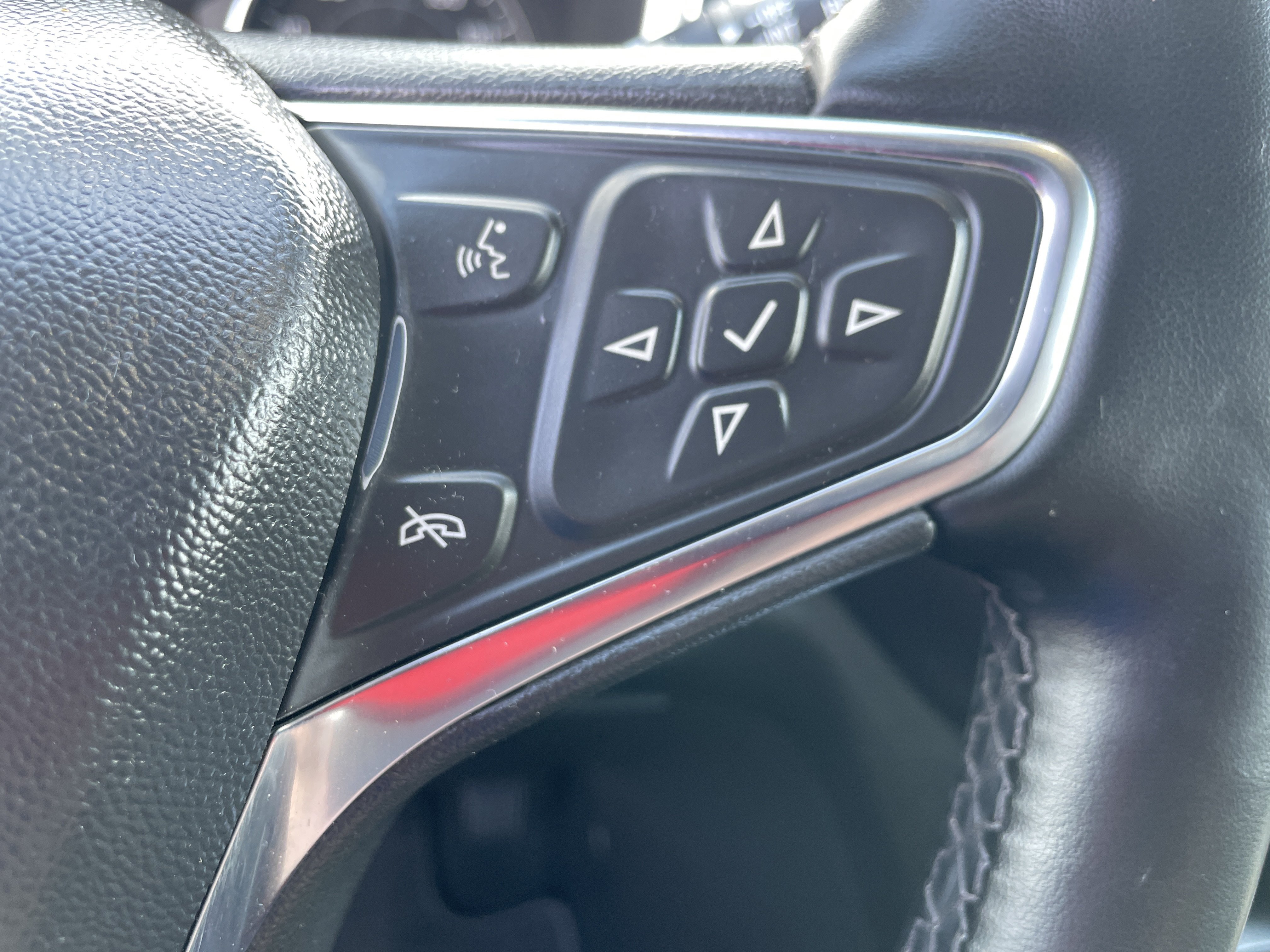 Used 2024 Chevrolet Equinox LT AWD/4WD image 34