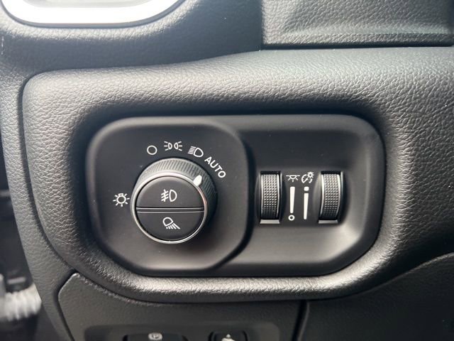 Used 2023 RAM 1500 Laramie AWD/4WD image 8