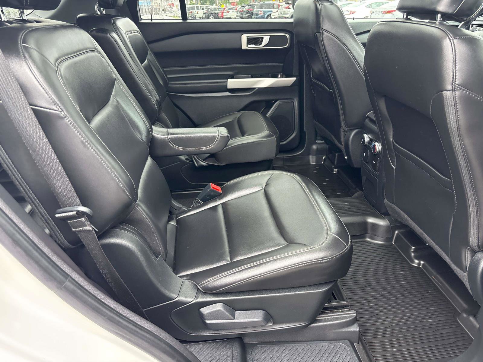 Used 2022 Ford Explorer XLT w/ Equipment Group 202A image 20