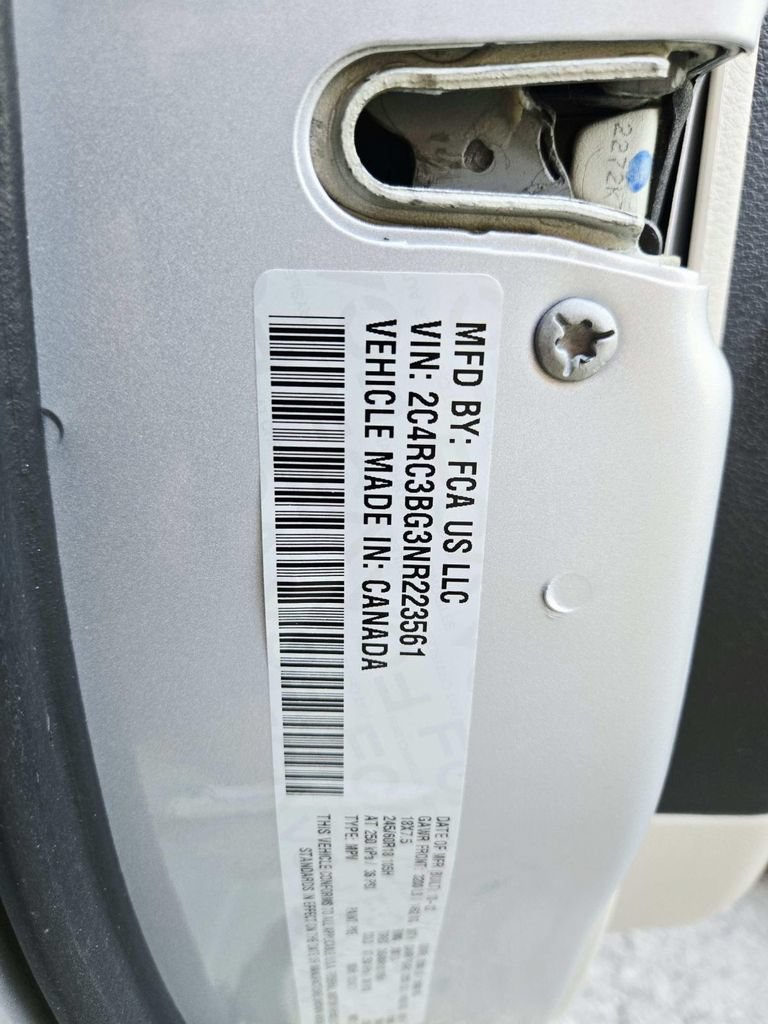 Used 2022 Chrysler Pacifica Touring-L AWD/4WD image 39