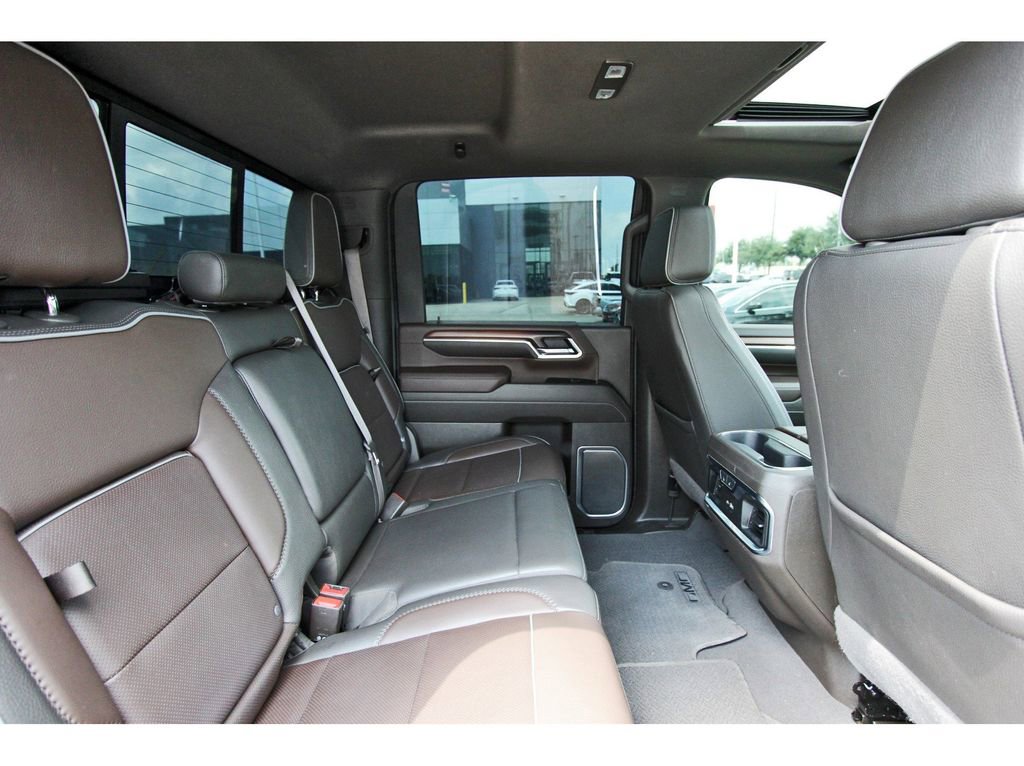 Used 2024 GMC Sierra 2500 Denali w/ Denali Reserve Package image 9