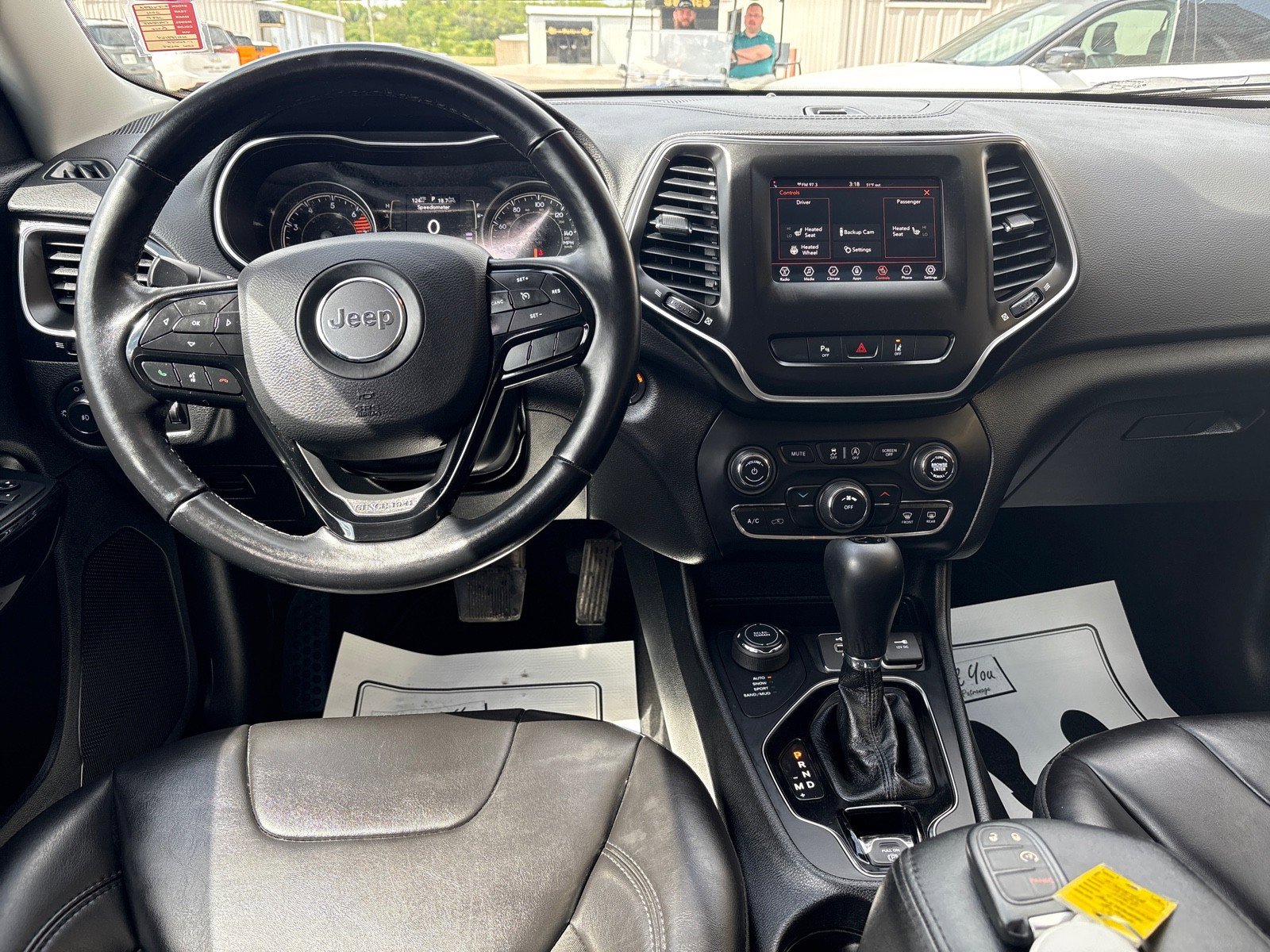 Used 2021 Jeep Cherokee Latitude Plus AWD/4WD image 5
