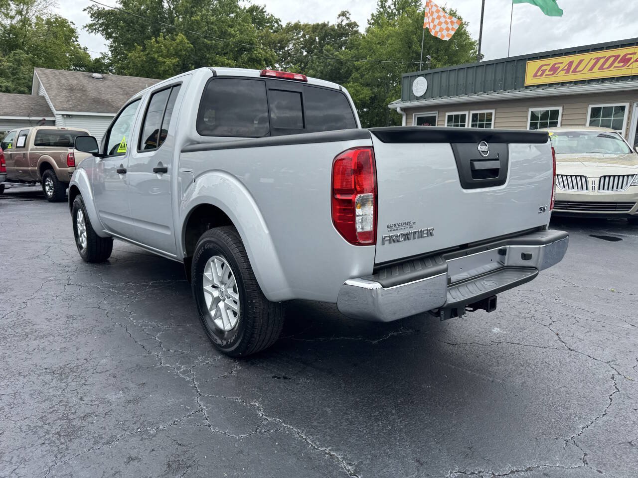 Used 2016 Nissan Frontier SV RWD image 4