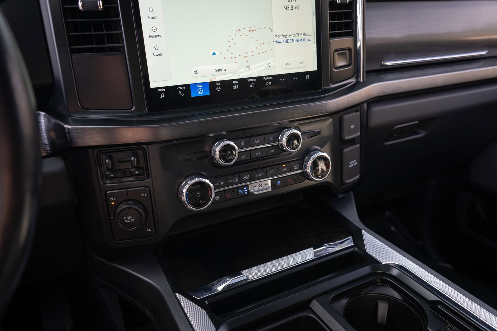 Used 2023 Ford F450 Lariat w/ FX4 Off-Road Package image 46