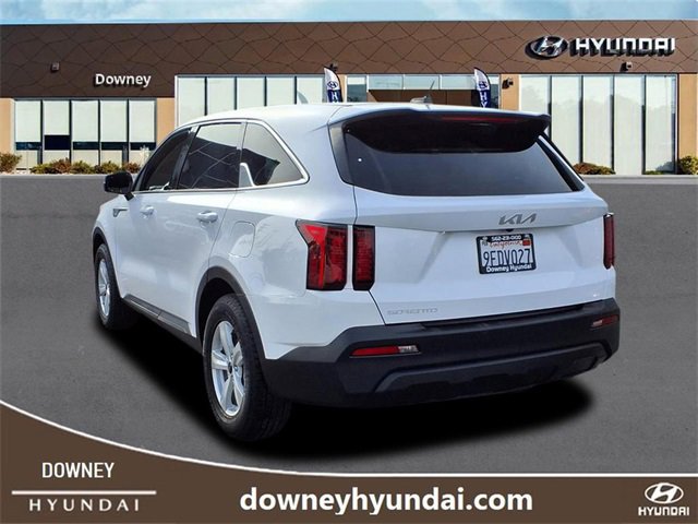 Used 2023 Kia Sorento LX image 6