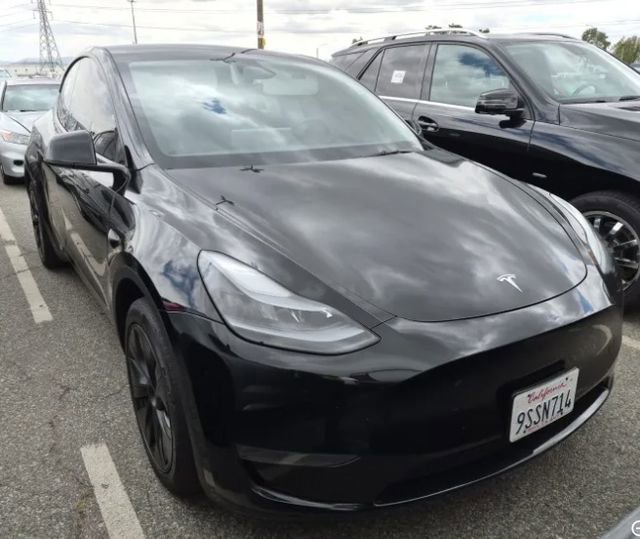 Used 2025 Tesla Model Y Long Range RWD image 1