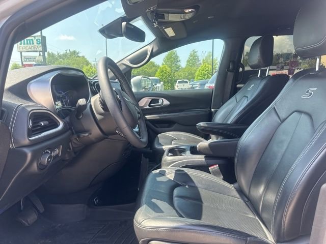 Used 2022 Chrysler Pacifica Touring-L FWD image 32
