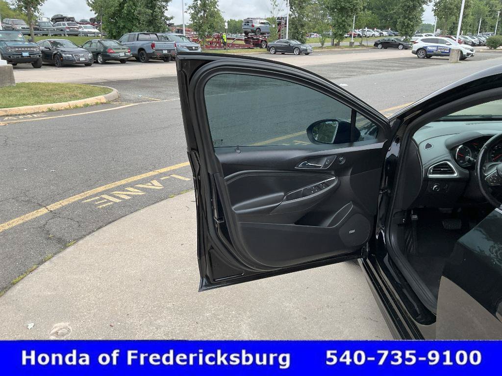 Used 2019 Chevrolet Cruze Diesel w/ Sun And Sound Package FWD image 14