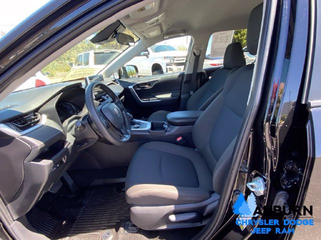 Used 2024 Toyota RAV4 LE AWD/4WD image 28