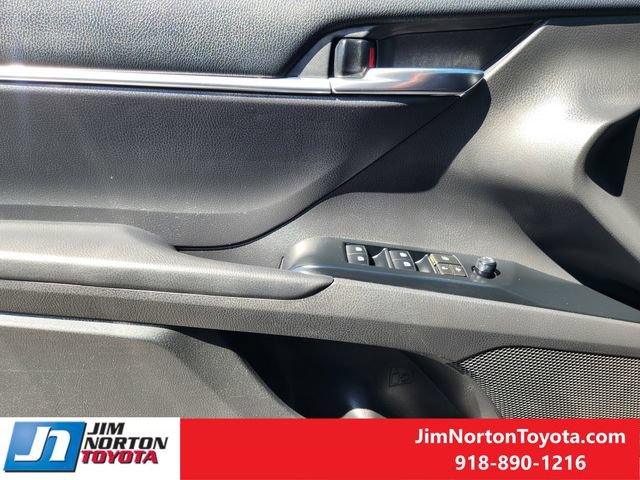 Used 2019 Toyota Camry SE w/ Convenience Package FWD image 24