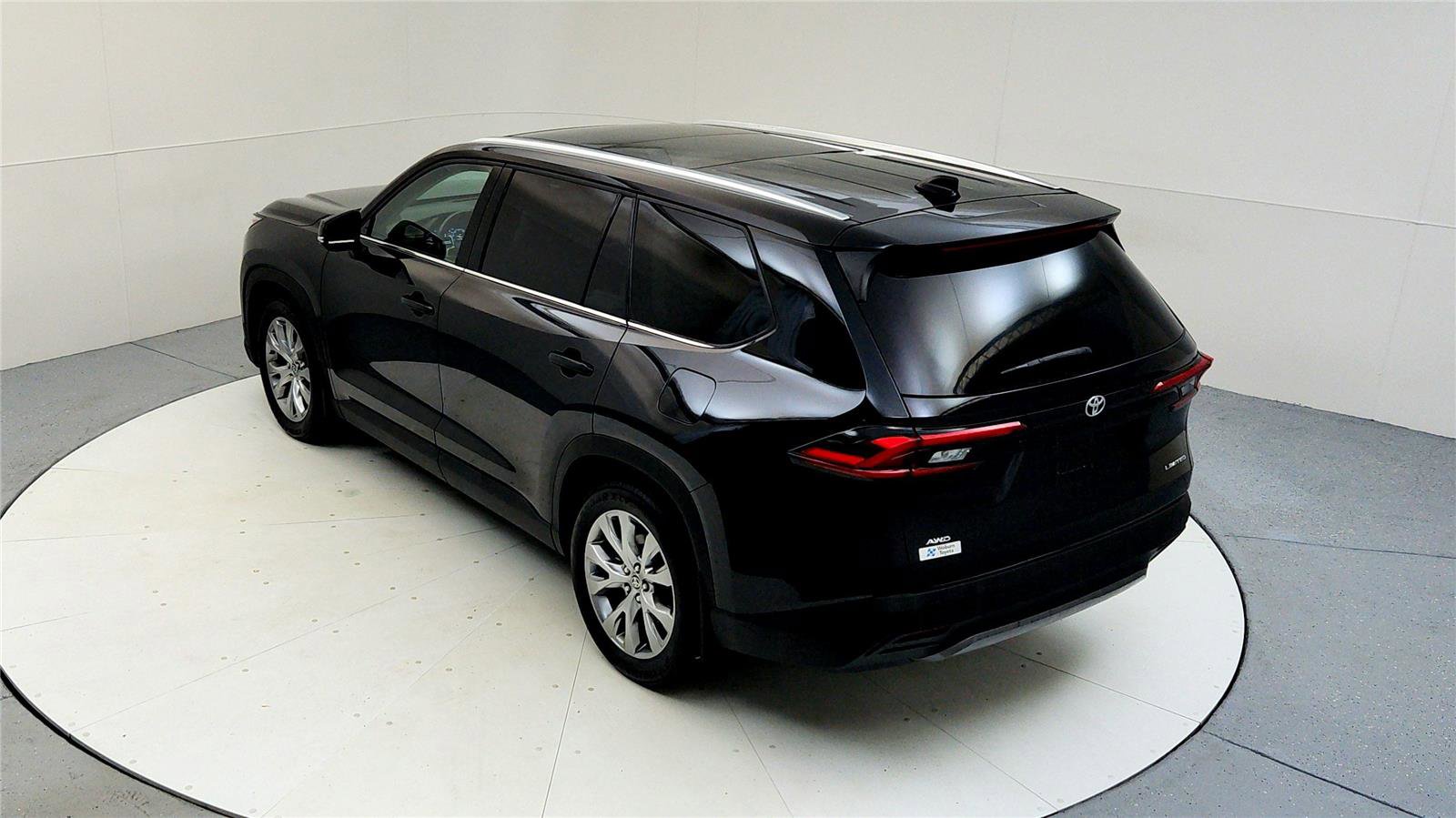 Used 2024 Toyota Grand Highlander Limited image 16