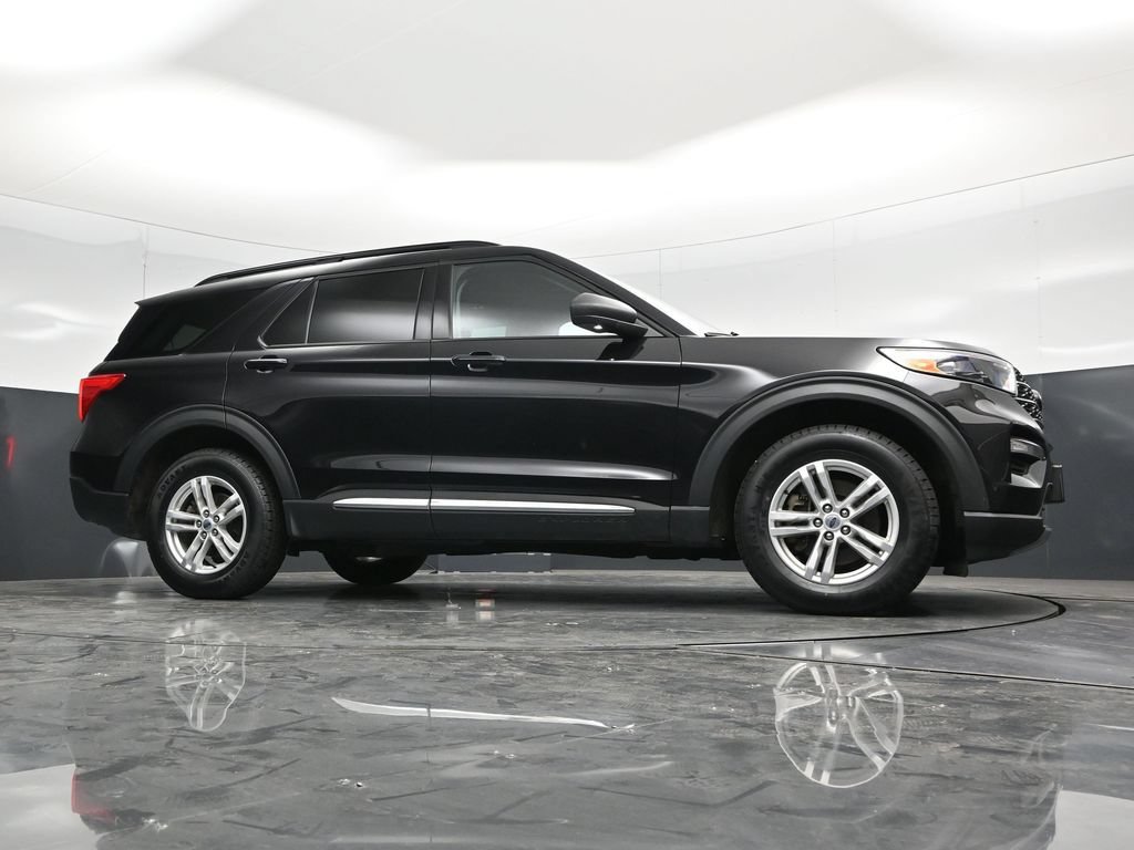 Used 2023 Ford Explorer XLT w/ Equipment Group 202A AWD/4WD image 58