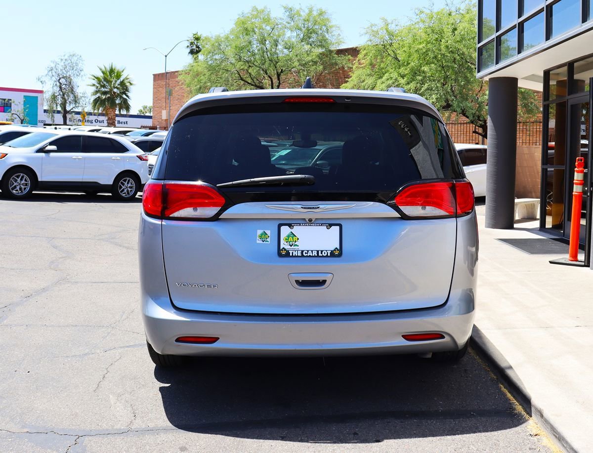 Used 2021 Chrysler Voyager Lxi FWD image 10
