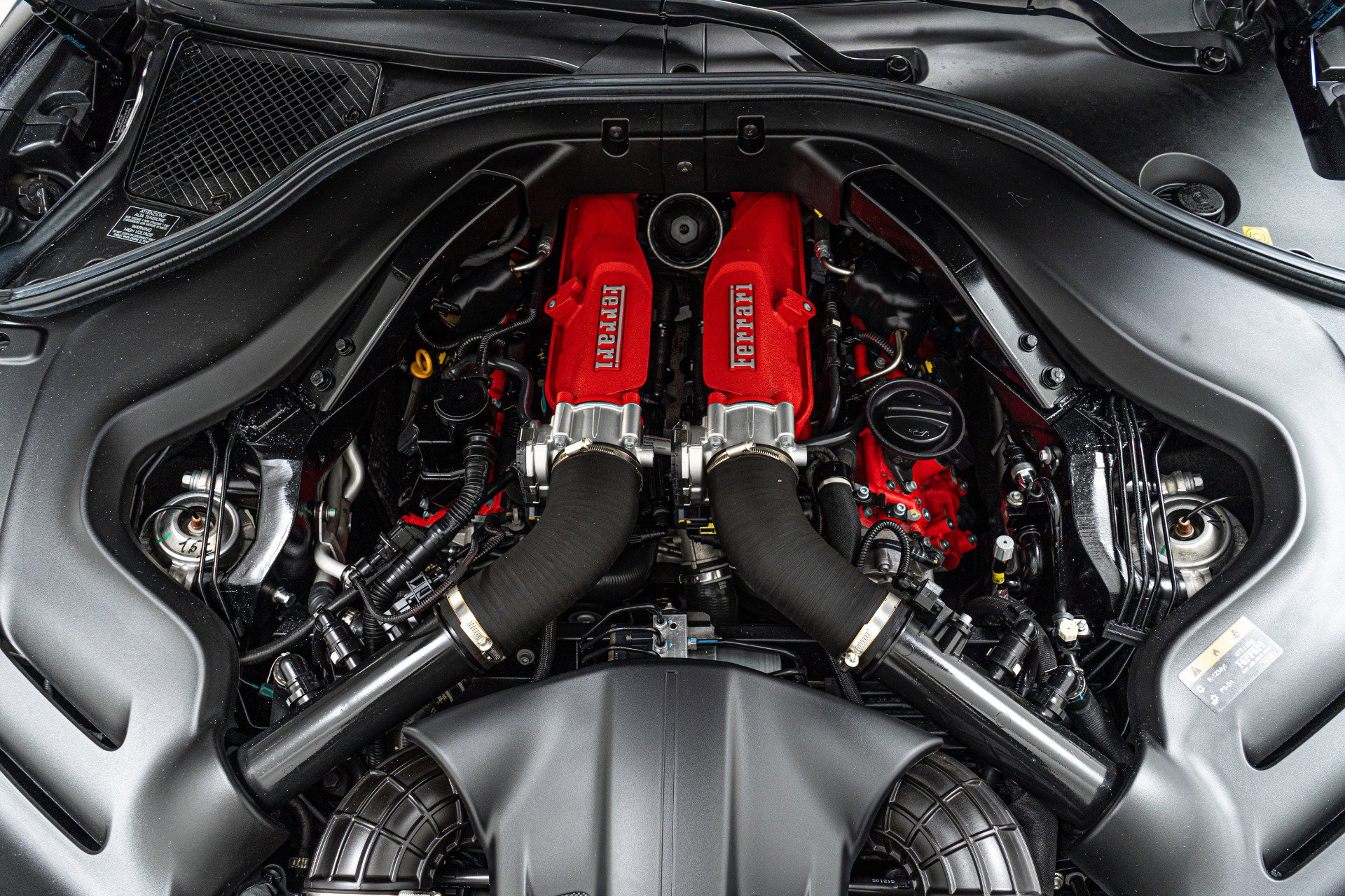 Used 2020 Ferrari Portofino image 12