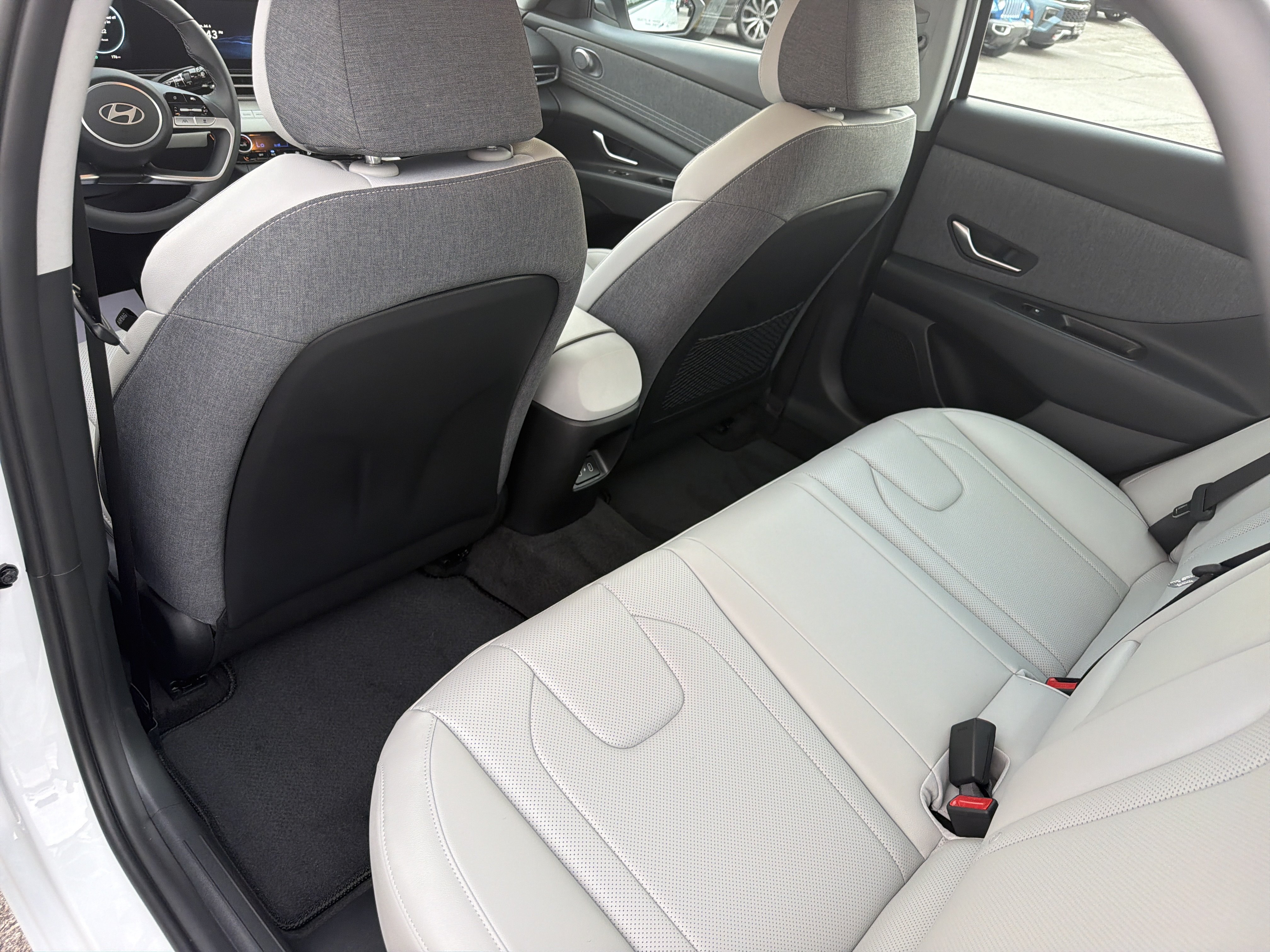 New 2026 Hyundai Elantra Limited w/ Cargo Package FWD image 15