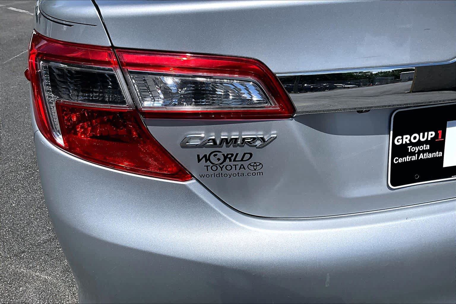 Used 2012 Toyota Camry XLE w/ Leather Pkg FWD image 31