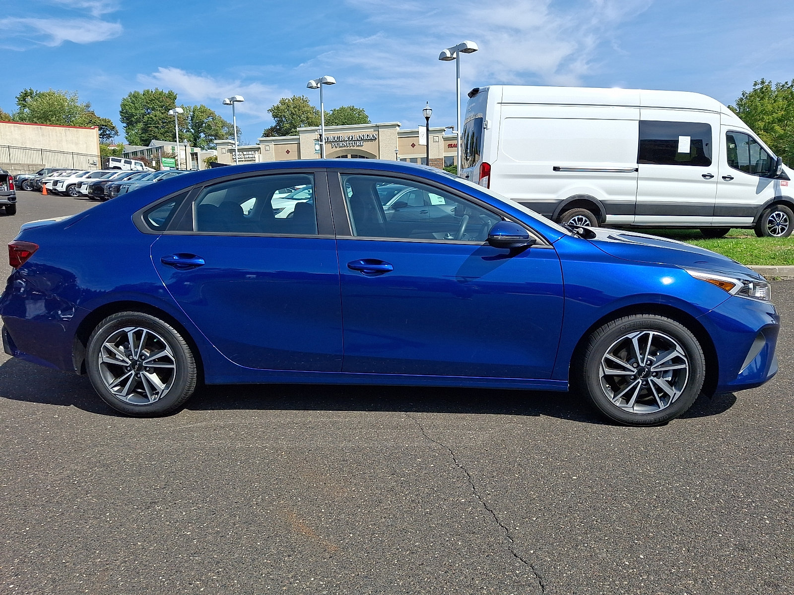 Used 2023 Kia Forte LXS w/ LXS Technology Package FWD image 7