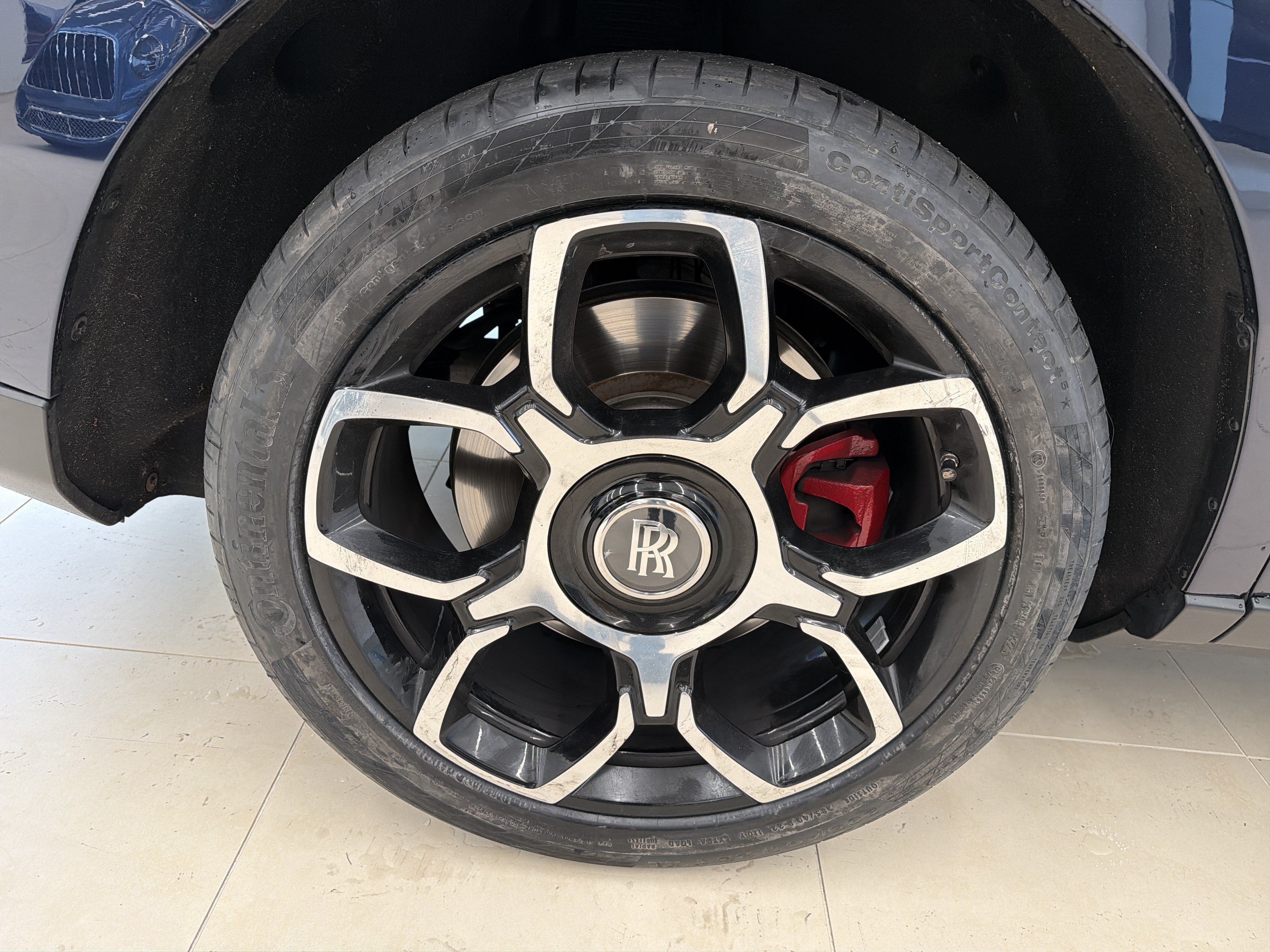 Certified 2024 Rolls-Royce Cullinan Black Badge AWD/4WD image 34