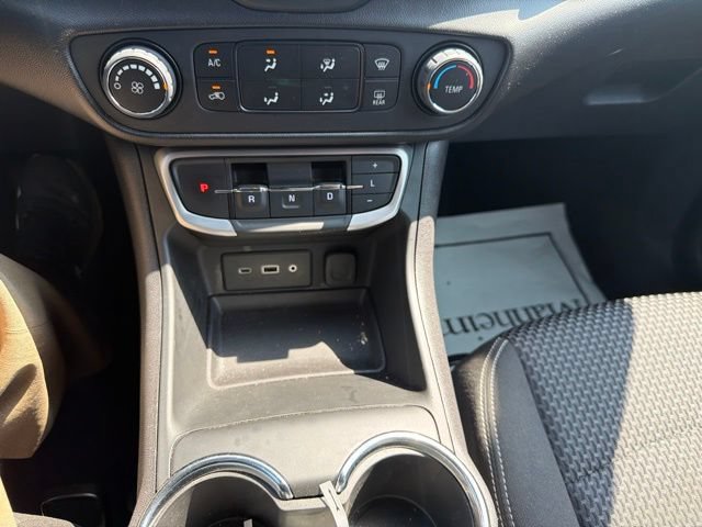 Used 2024 GMC Terrain SLE FWD image 17