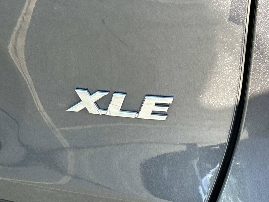 Used 2024 Toyota RAV4 XLE Premium FWD image 10