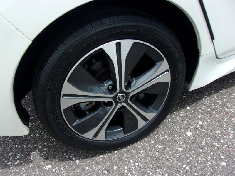 Used 2018 Nissan Leaf SL w/ SL Technology Package FWD image 12