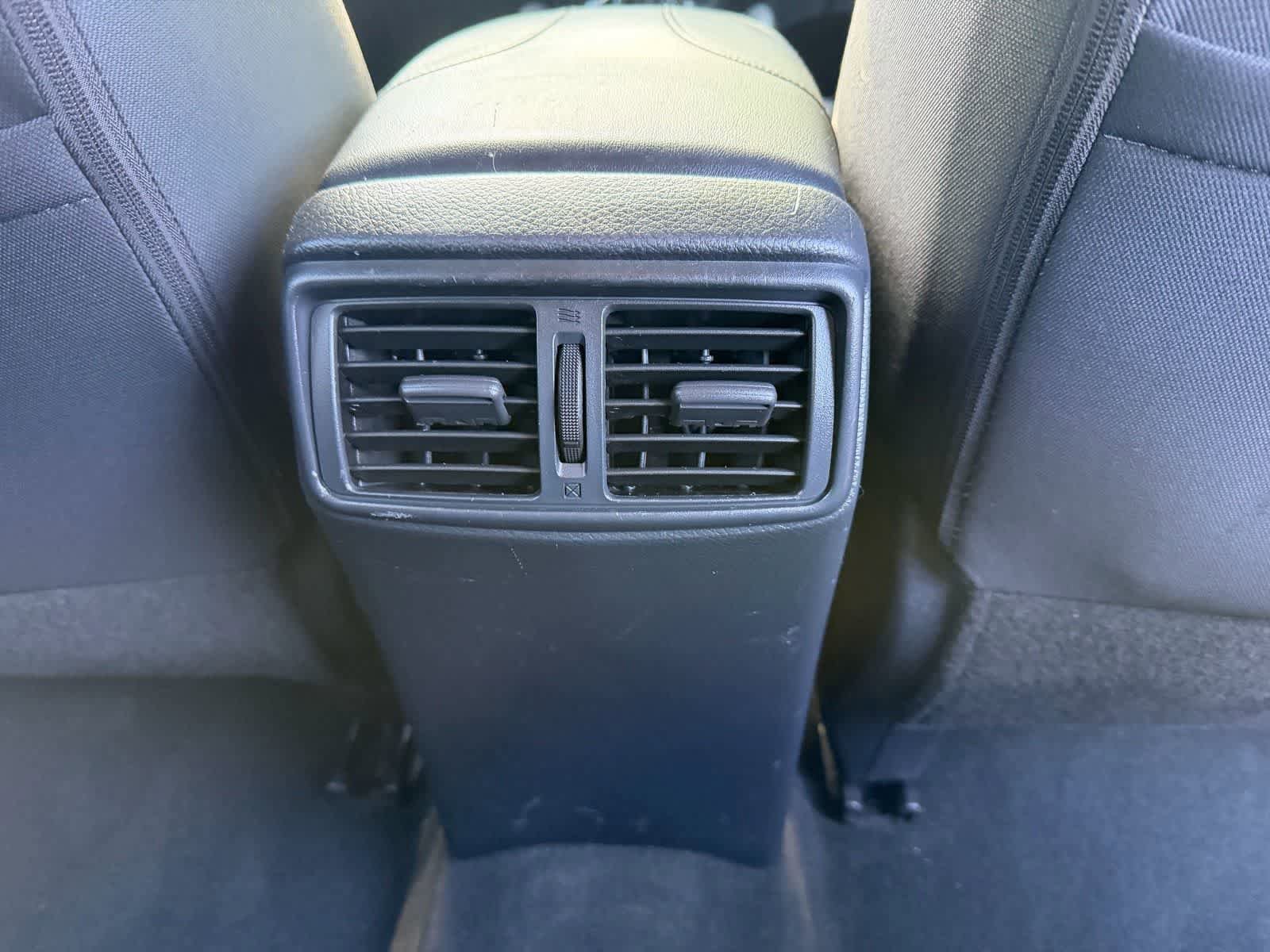 Used 2020 Nissan Rogue SV FWD image 30