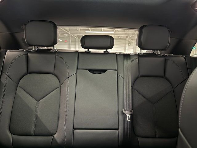 Certified 2023 Porsche Macan image 22