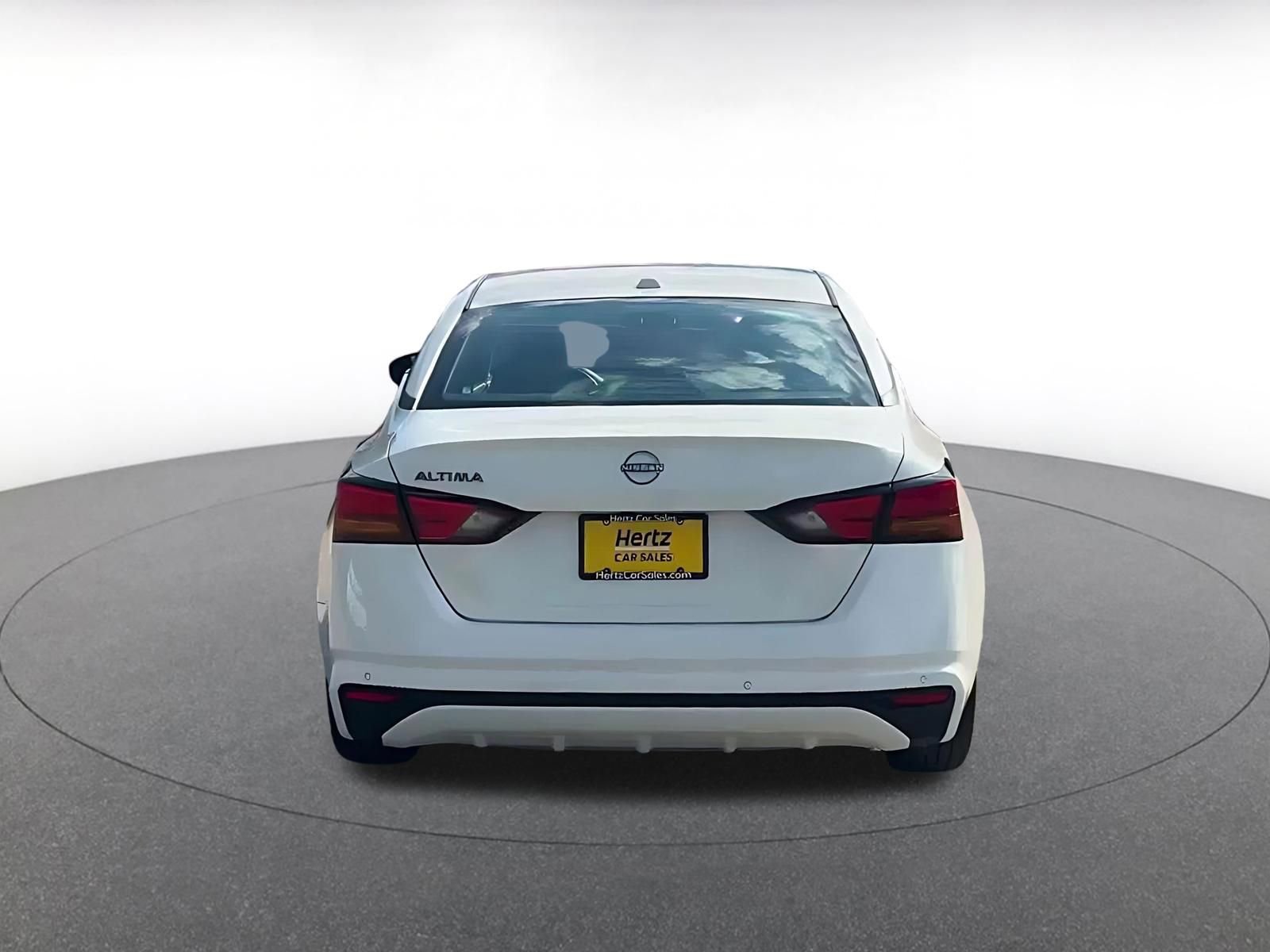 Used 2025 Nissan Altima 2.5 SV FWD image 12