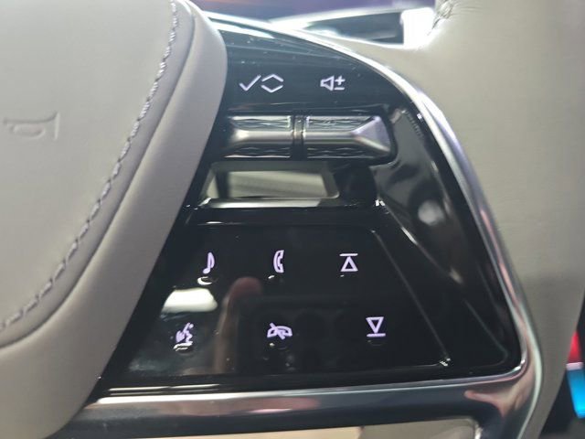 Certified 2025 Cadillac Escalade Sport Platinum w/ LPO, ONYX Package image 19