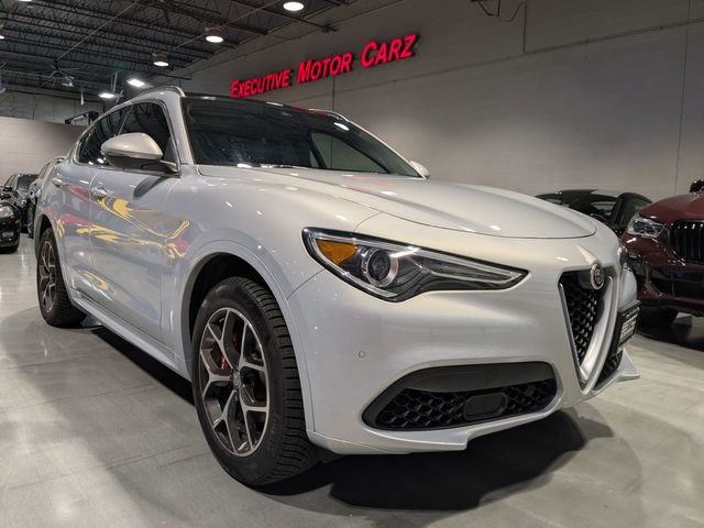 Used 2020 Alfa Romeo Stelvio Ti w/ Active Blind Spot Package AWD/4WD image 13