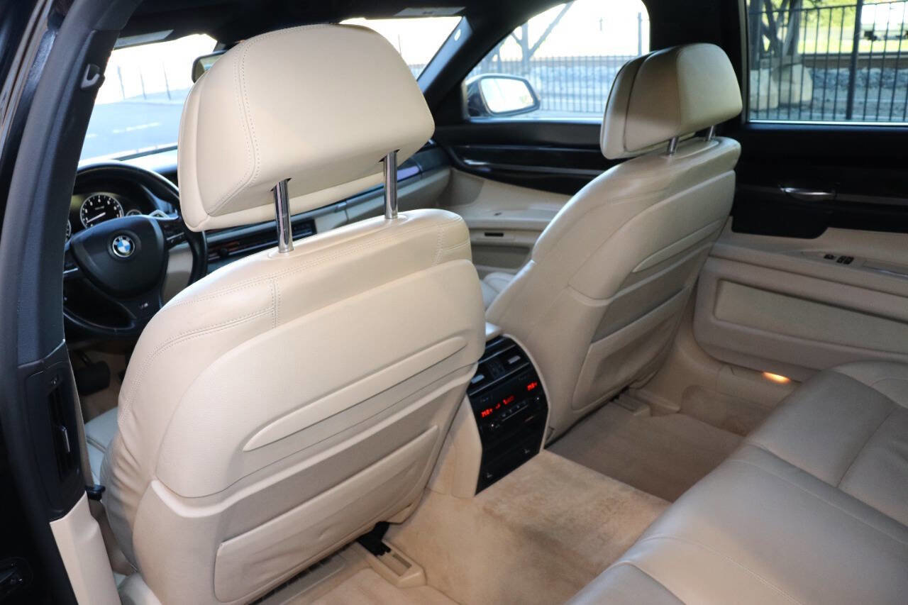 Used 2013 BMW 750Li image 49