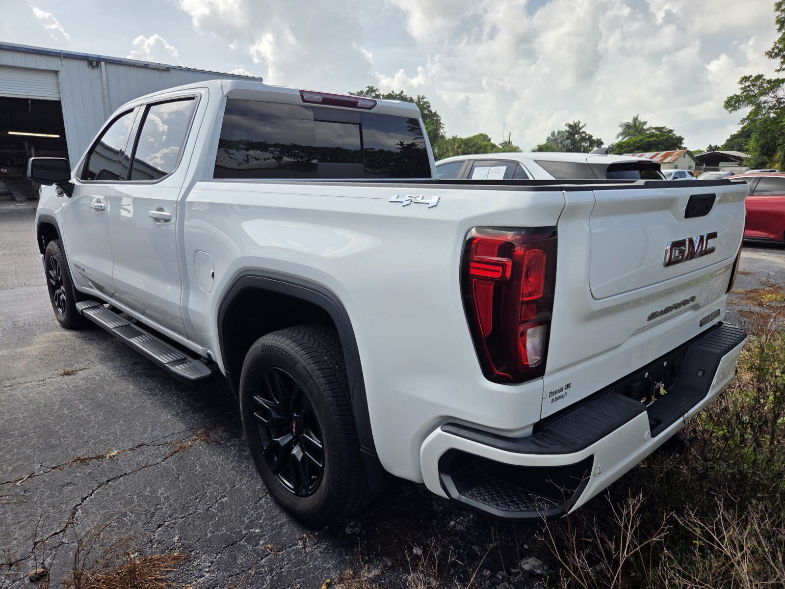 Used 2022 GMC Sierra 1500 Elevation w/ Elevation Premium Package AWD/4WD image 4