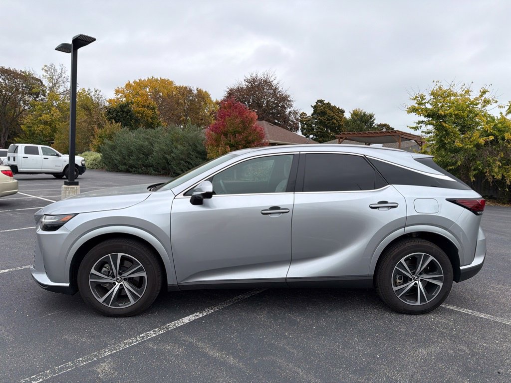 Used 2025 Lexus RX 350 Premium w/ Convenience Package AWD/4WD image 2