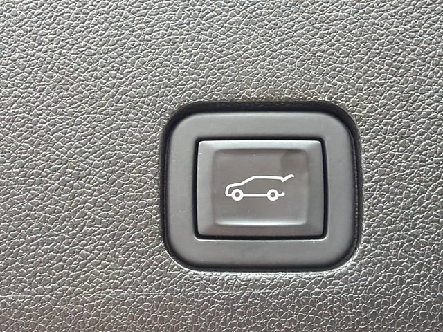 Certified 2024 Cadillac XT6 Luxury w/ LPO, Floor Liner Package AWD/4WD image 19