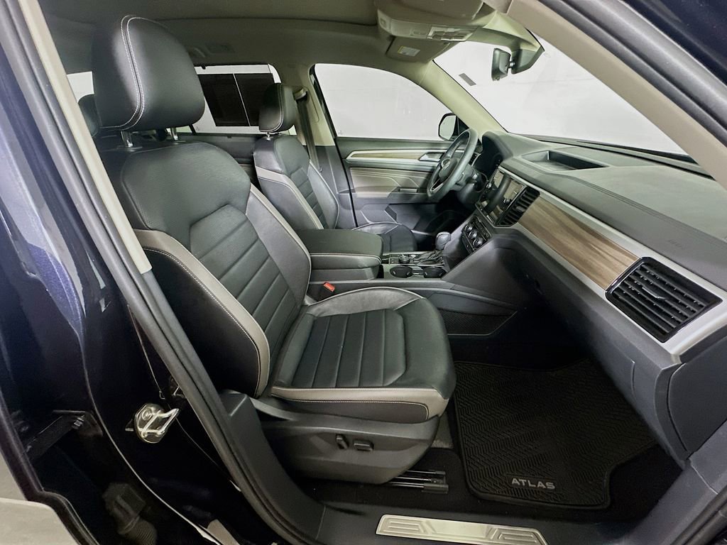 Used 2021 Volkswagen Atlas SEL Premium image 12