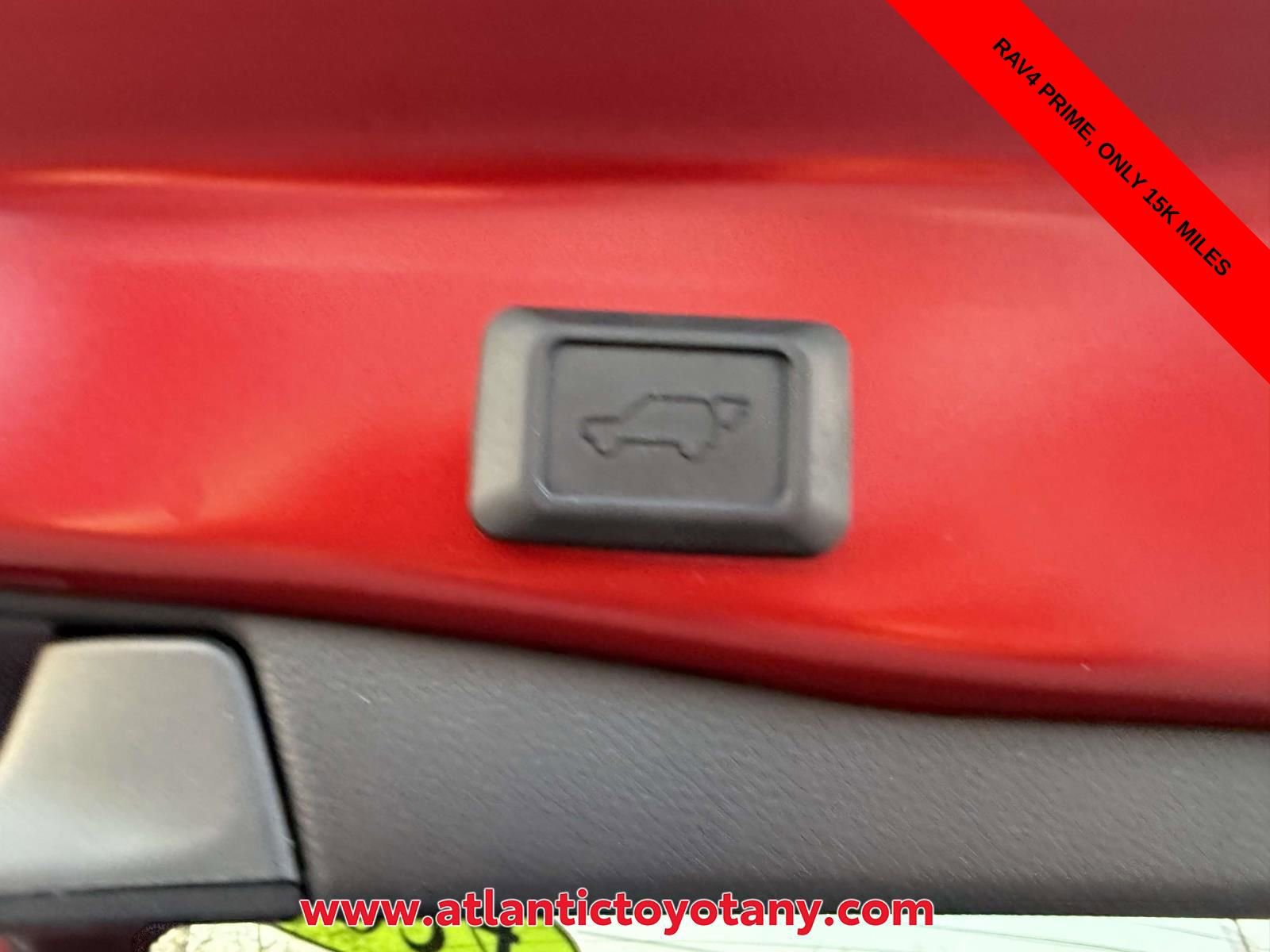 Used 2024 Toyota RAV4 SE w/ Weather & Moonroof Package image 14