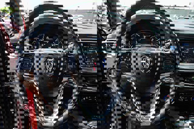 Used 2024 Buick Enclave Premium image 8