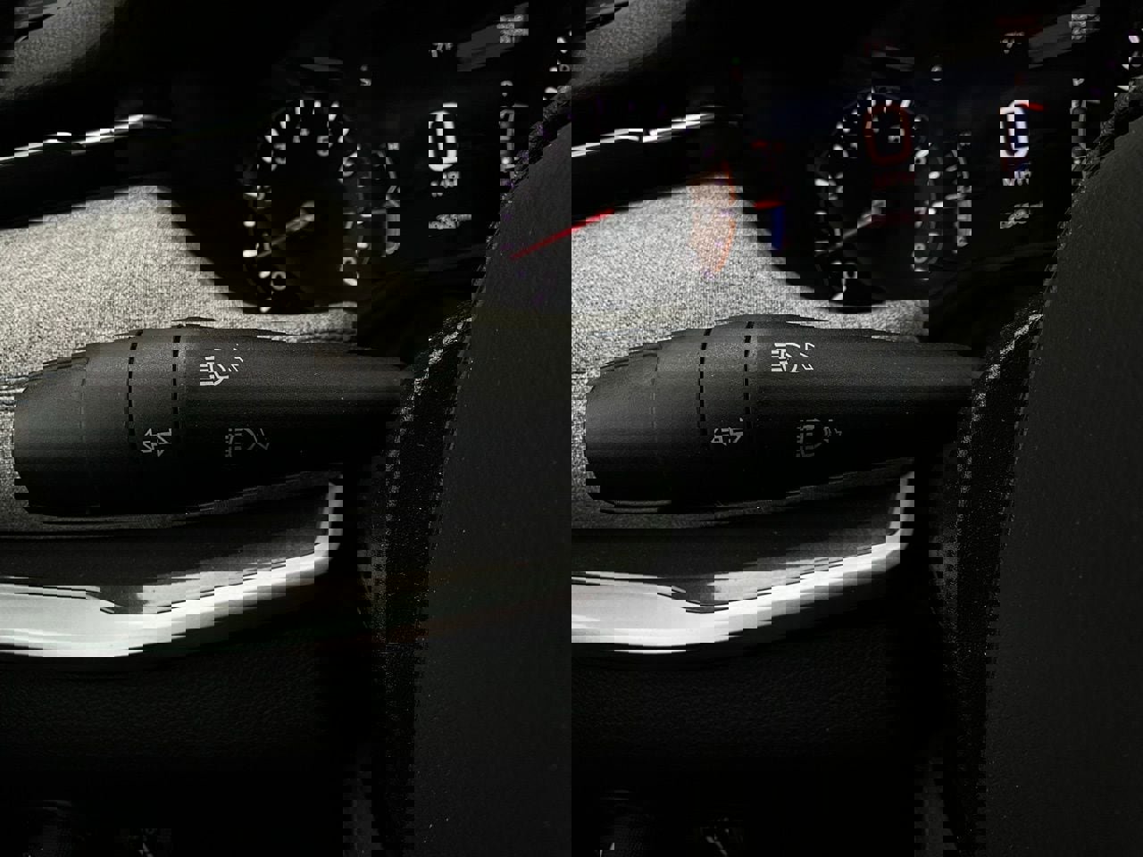 Used 2025 Jeep Compass Latitude image 36