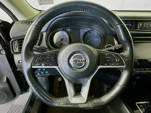 Used 2018 Nissan Rogue SV w/ Premium Package image 14