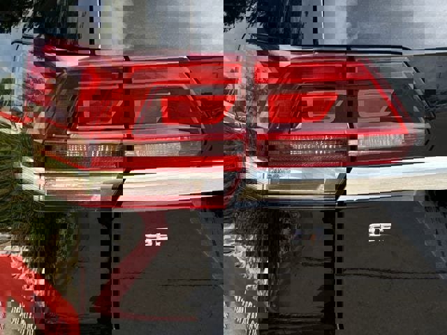 Used 2019 Volkswagen Atlas SE w/ Panoramic Sunroof Package FWD image 7