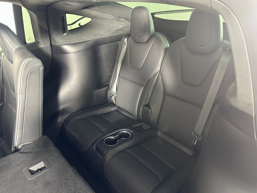 Used 2022 Tesla Model X image 30