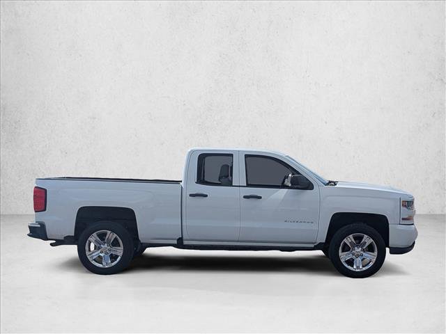 Used 2018 Chevrolet Silverado 1500 Custom w/ Custom Convenience Package RWD image 4