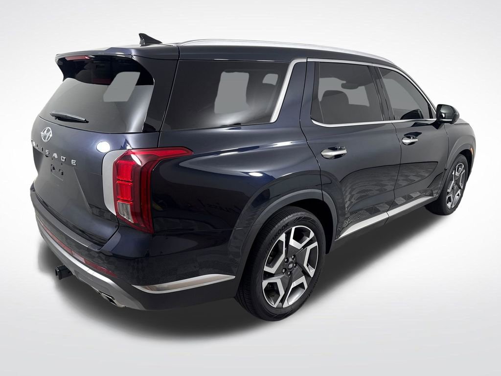 Used 2023 Hyundai Palisade Limited FWD image 3
