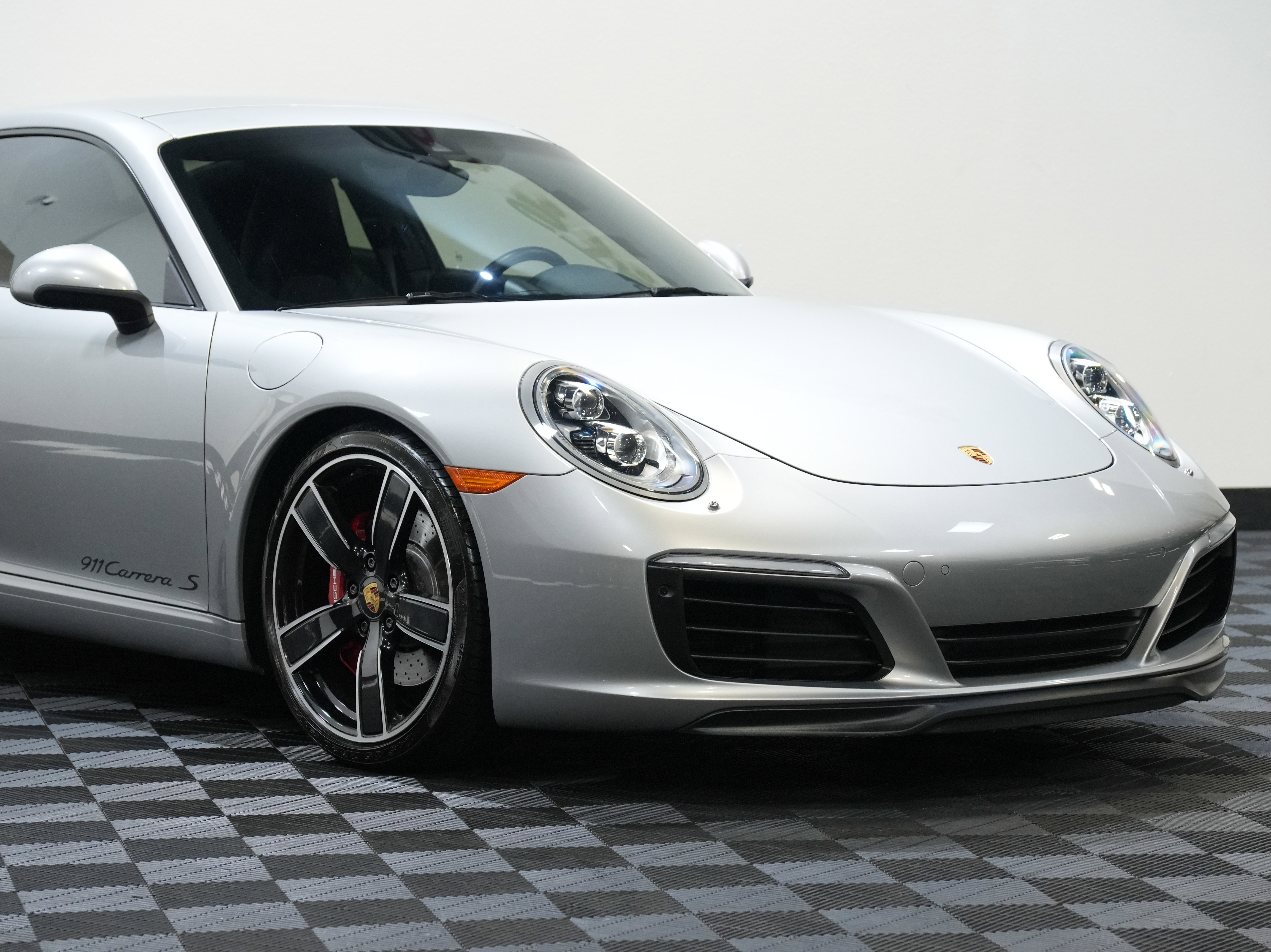 Used 2017 Porsche 911 Carrera S image 9