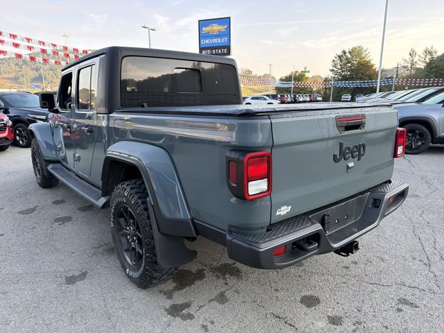 Used 2025 Jeep Gladiator Sport AWD/4WD image 6